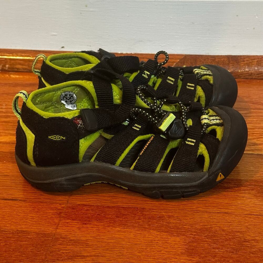 Keen Newport H2 Sandals sz 12 Black Waterproof Sandals
